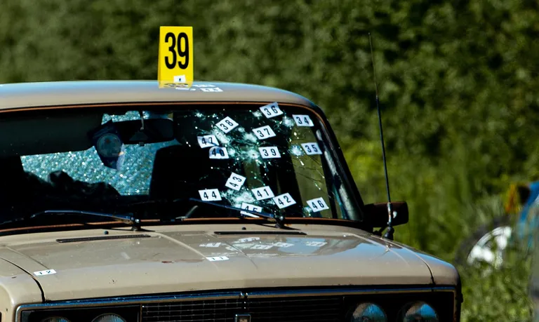 Žigulit, kus istusid vanaema, vanaisa ja kolm lapselast, pidas Tarraste enda väitel politseiautoks.