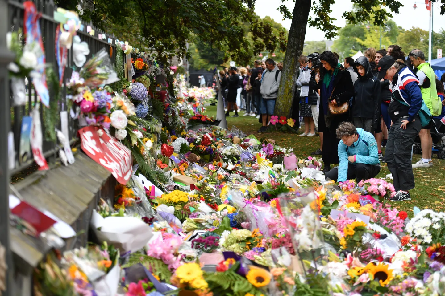 Kohalikud Uus-Meremaal reedeses tulistamises hukkunuid mälestamas.