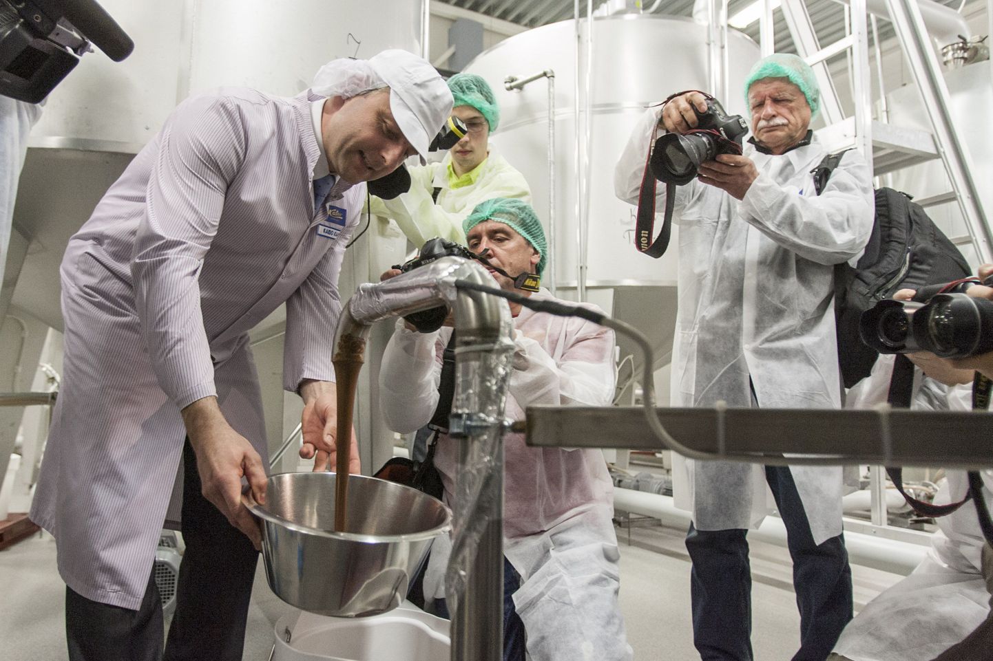 AS Kalev avas aprillis üle kolme miljoni euro maksnud šokolaadiköögi, mis on viimaste aastate üks suurimaid investeeringuid Eesti toiduainetööstuses.