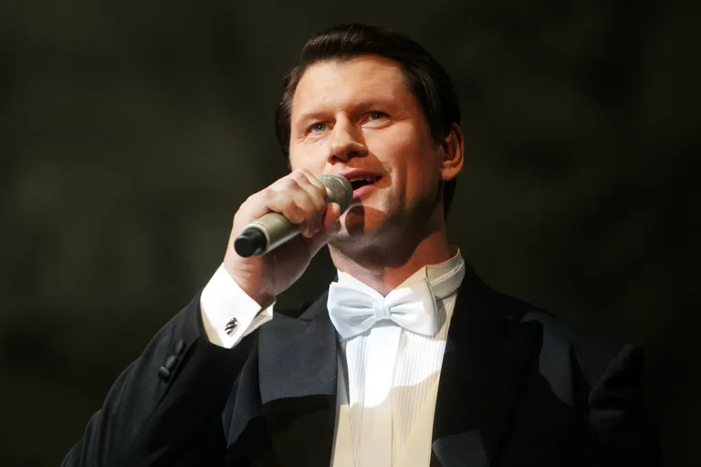 Dziedātājs Jānis Apeinis.\n