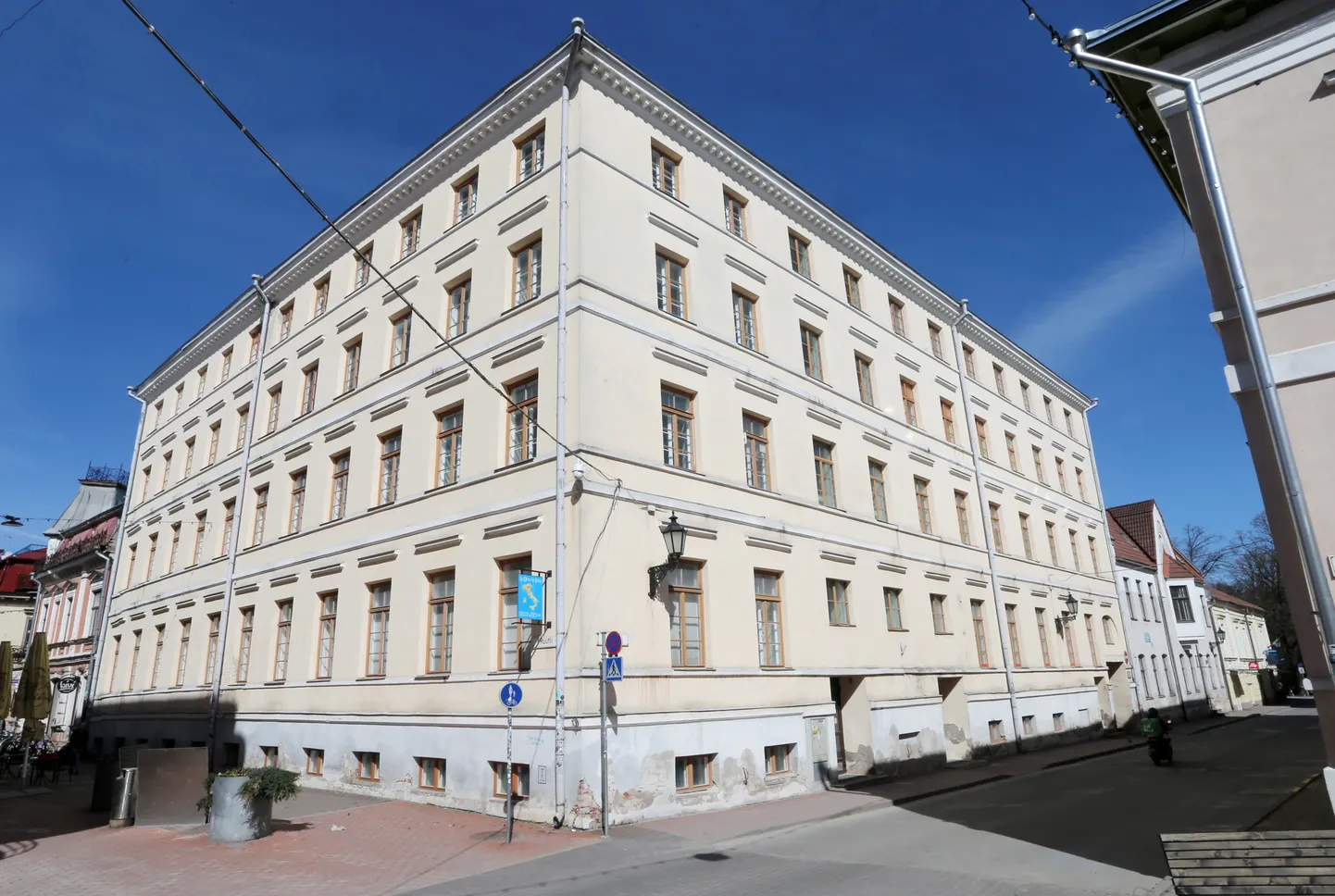 Endine Tartu linnapolikliinik aadressil Gildi 8 läheb müüki