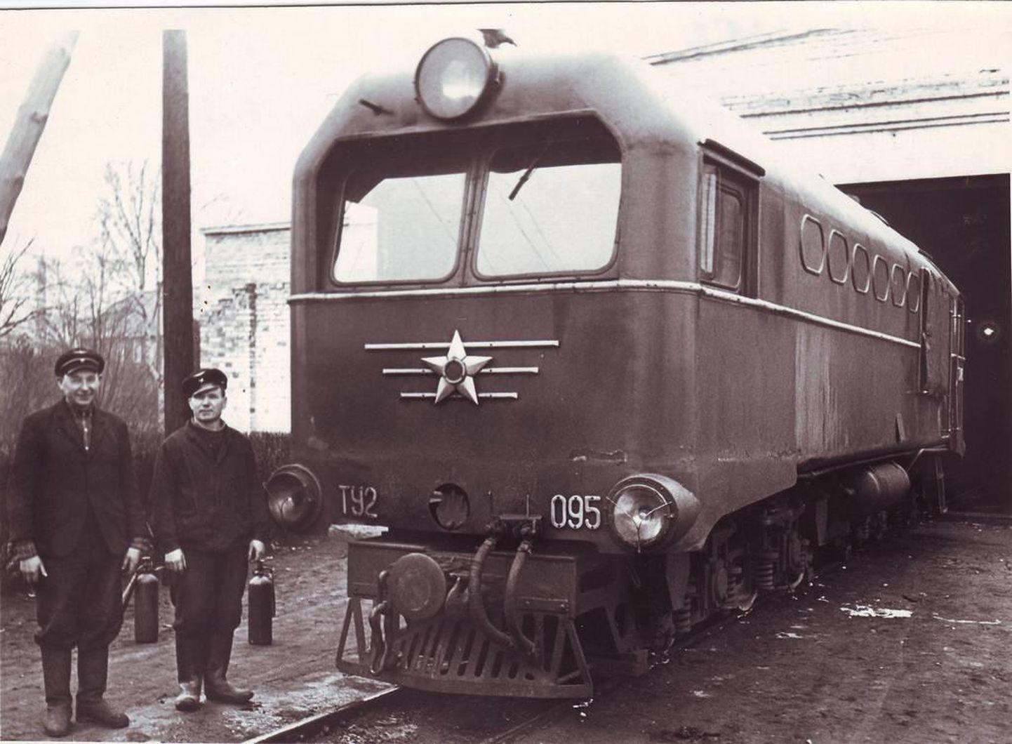 Türi ja Tamsalu vahel kitsarööpmelisel raudteel liikunud rong.