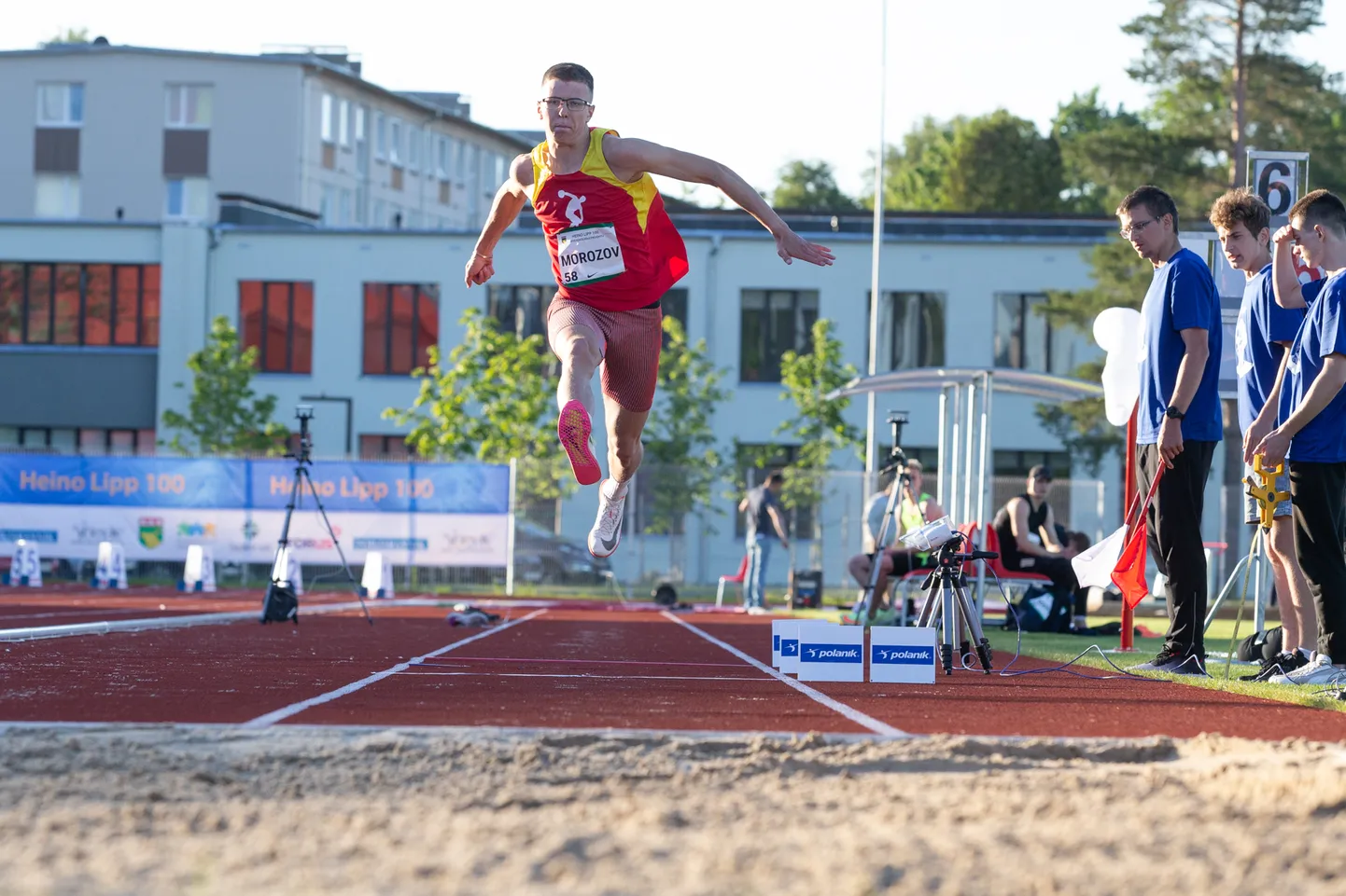 Jõhvi kergejõustikuõhtu osalejate seas on ka mullu siin gümnaasiumi lõpetanud juunioride maailmameistrivõistluste pronksivõitja kolmikhüppes Viktor Morozov.