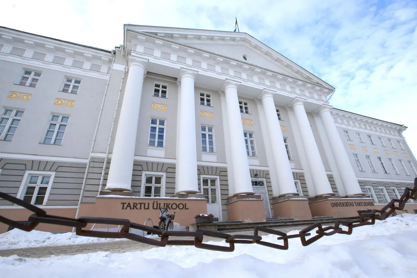 Neljandat aastat järjest saab Tartu ülikooli pääsemiseks teha akadeemilist testi elektrooniliselt juba kevadel. Etteregistreerimisel on 40-l õppida soovijal võimalik seda teha ka 21. märtsil Rakvere ametikoolis.