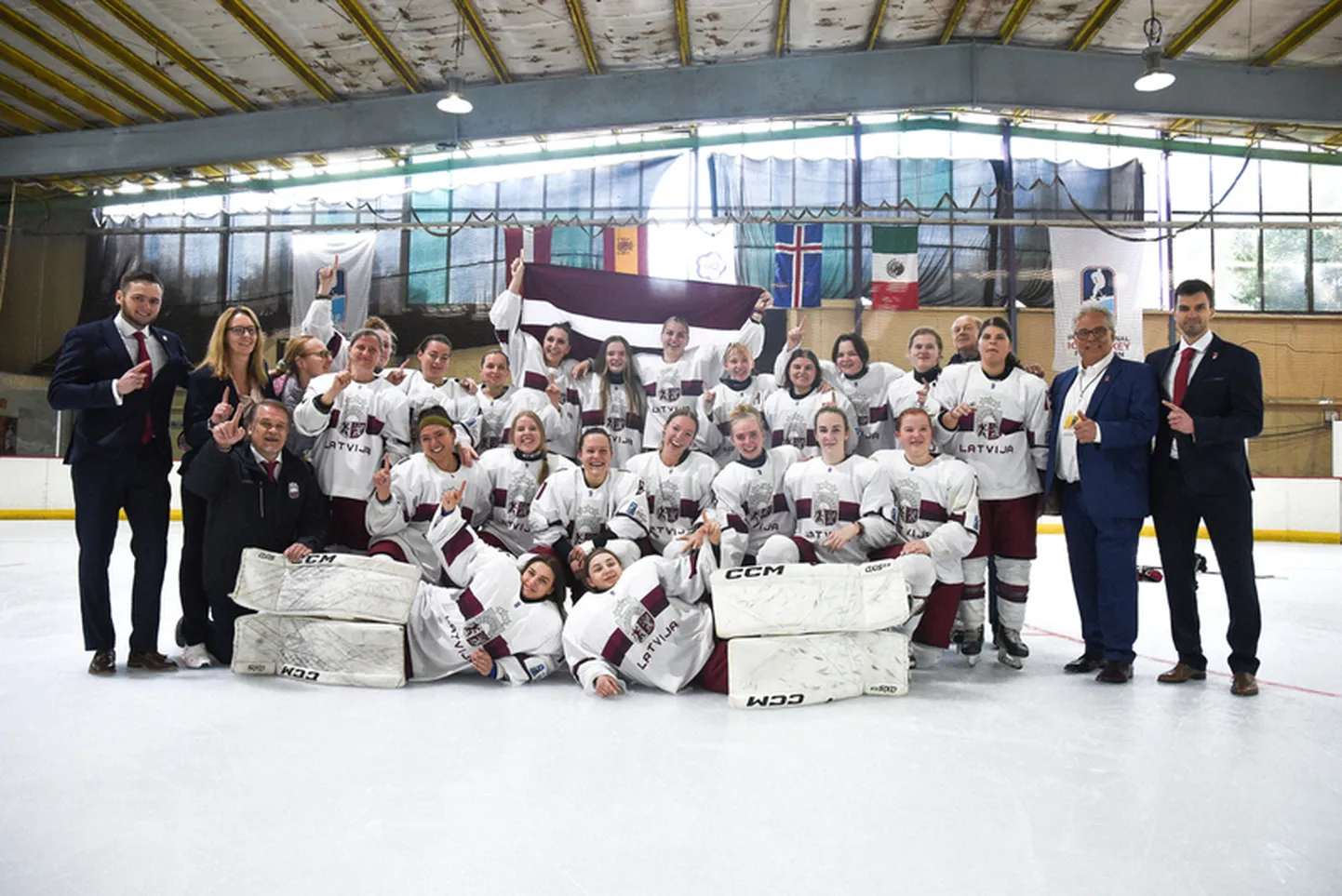 Женская сборная Латвии по хоккею