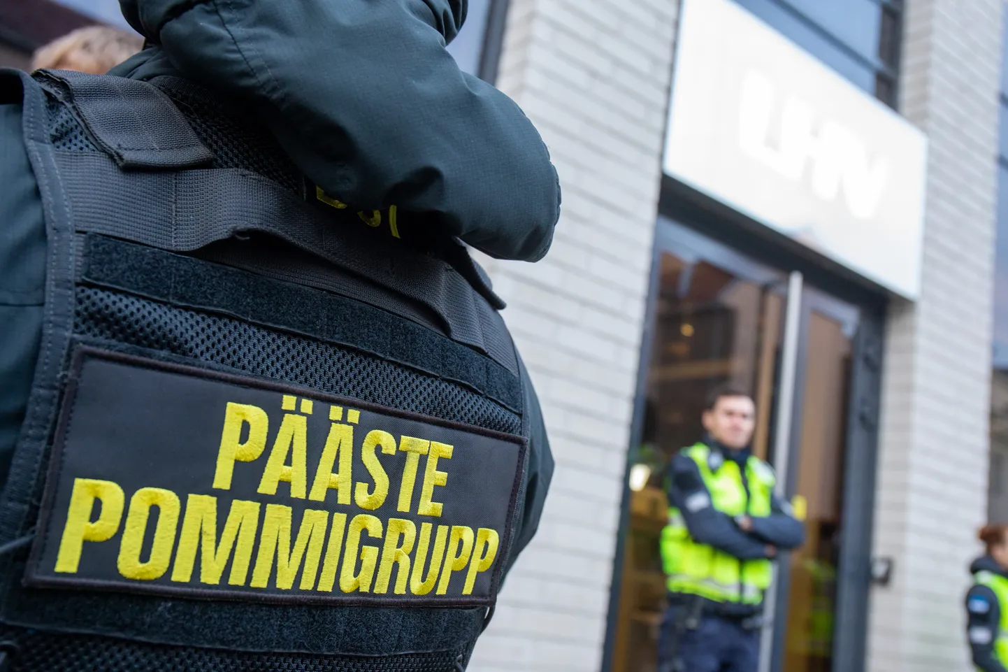 13. veebruari õhtul sai häirekeskus sõnumi, et korteris, kus viibib neli inimest, lõhkeb mõne hetke pärast pomm.