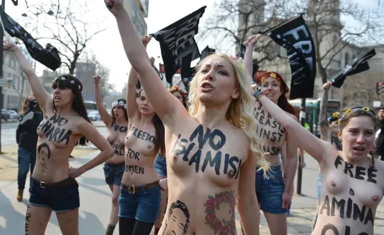 Femeni äärmusislamismi vastane protest