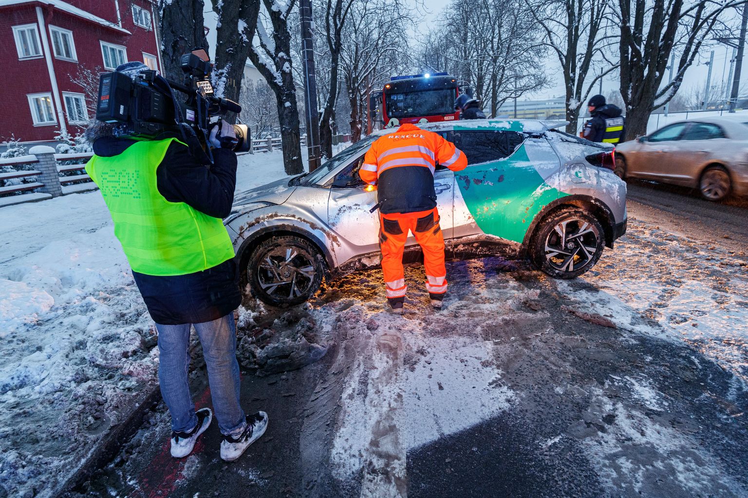 Bolt Drive rendiauto paiskus Tallinnas Tehnika tänaval külili