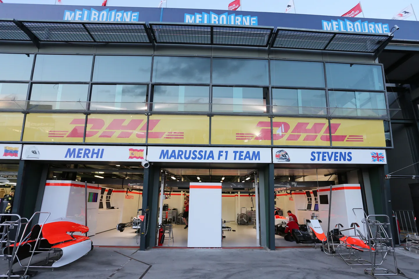 Гараж Manor F1 Team на Гран-при Австралии.