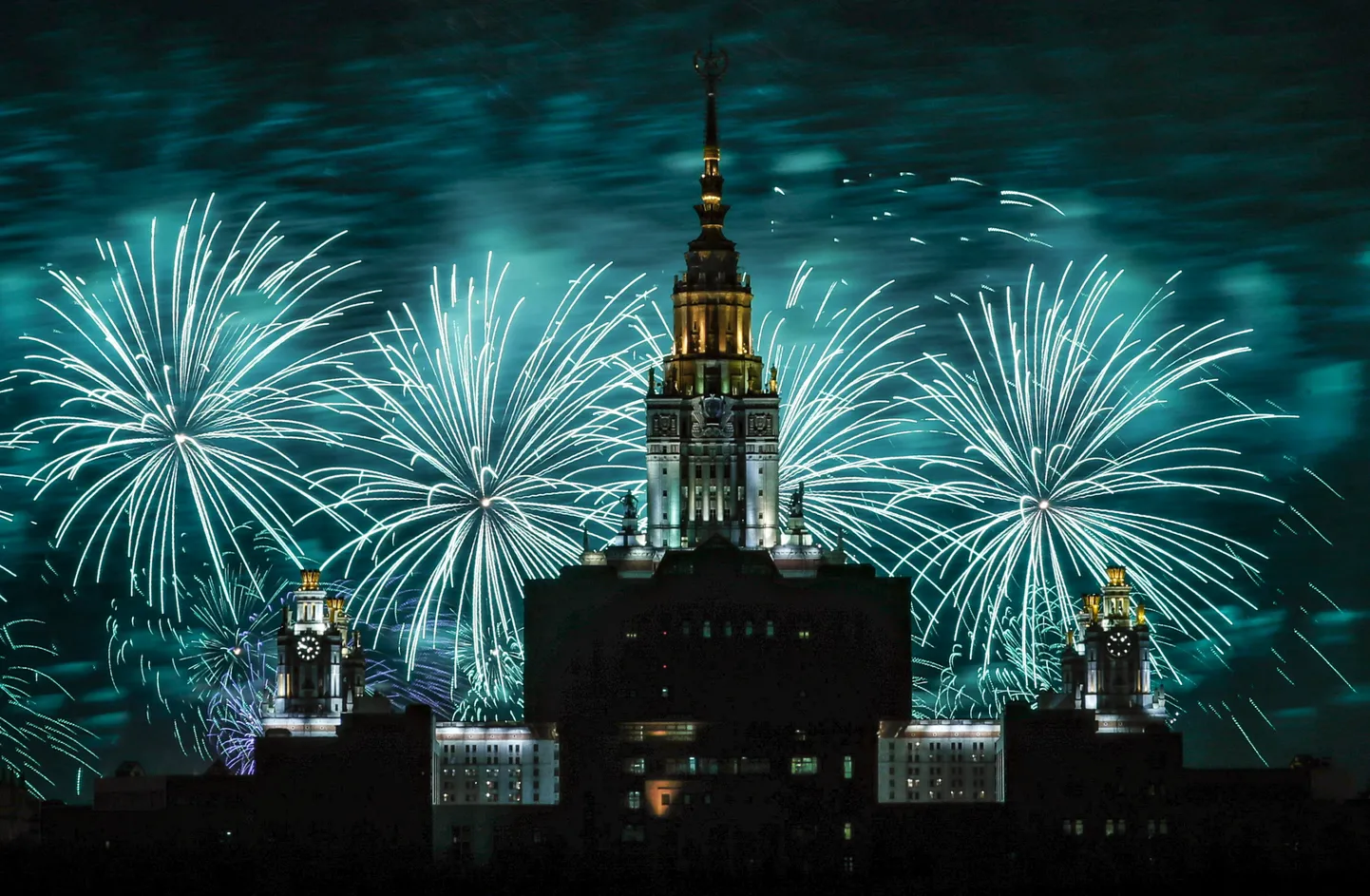 Салют на 9 мая в Москве
