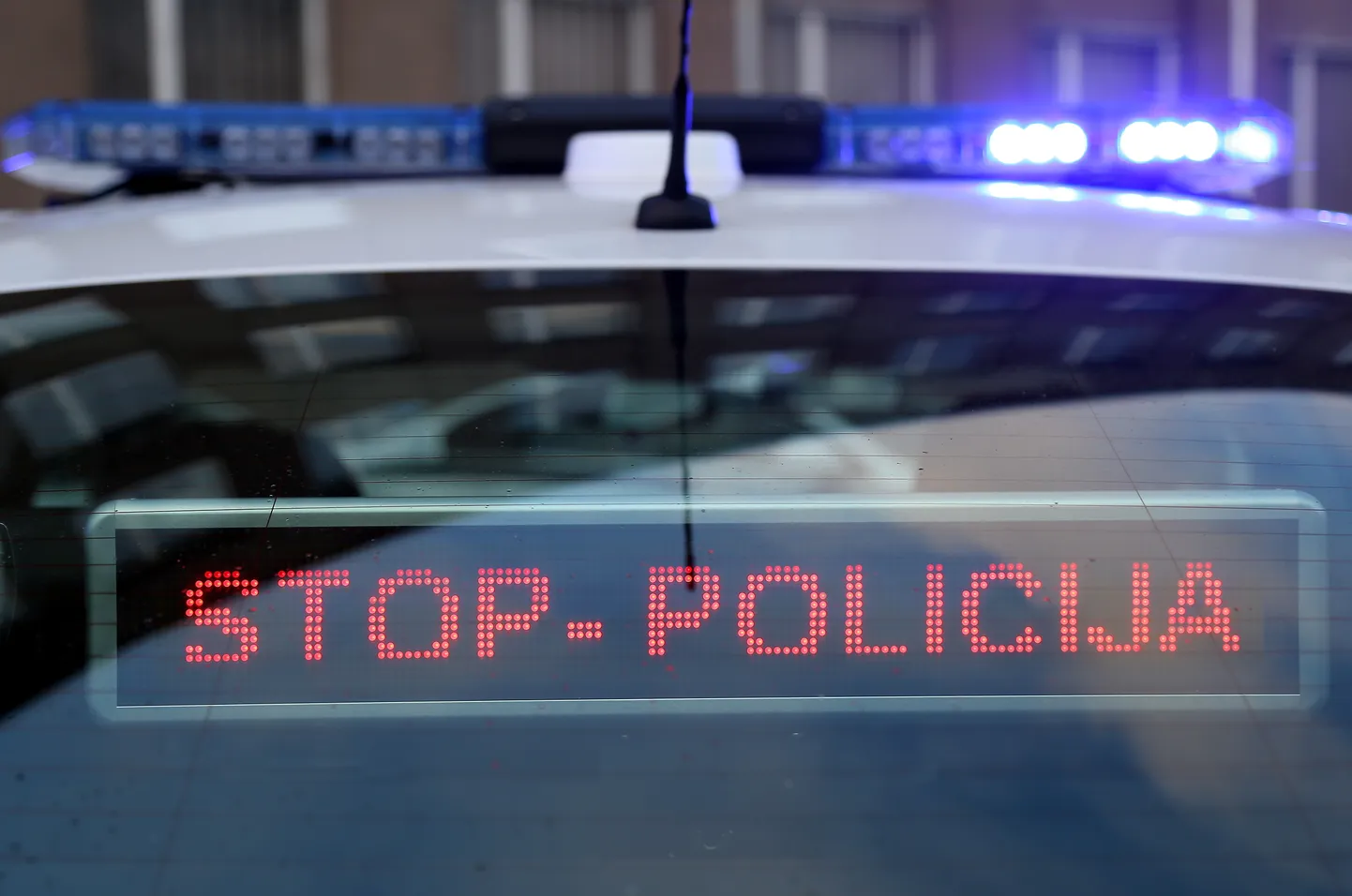 Valsts policijas jauno trafarēto "Opel Insignia" automašīnu aprīkojums.
