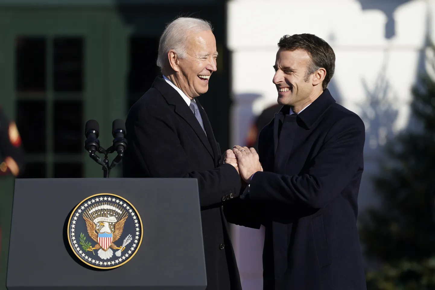 Joe Biden ja Emmanuel Macron.