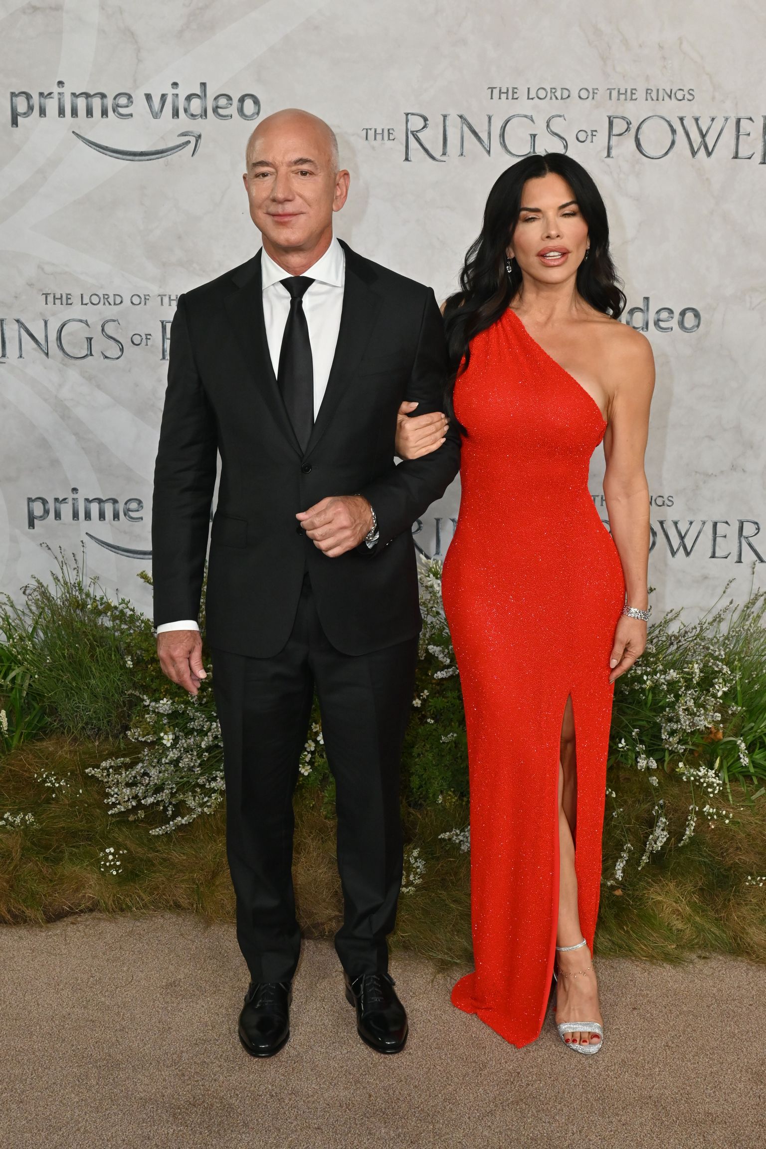 Jeff Bezos ja Lauren Sanchez 30. augustil 2022 USA seriaali «The Lord of the Rings: The Rings of Power» («Sõrmuste isand: võimu sõrmused» linastusel Suurbritannias Londonis