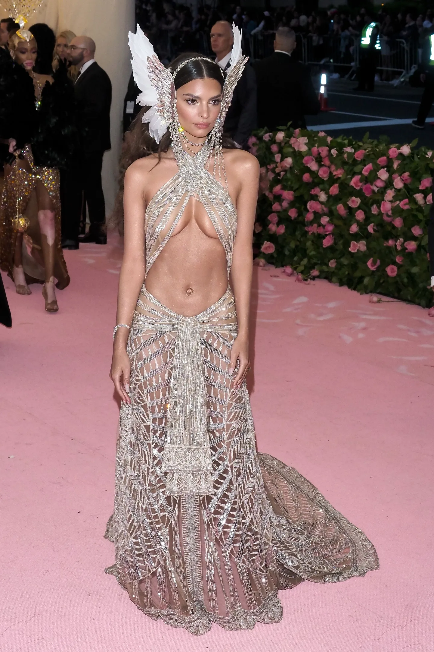 Эмили Ратаковски. Met Gala 2019.