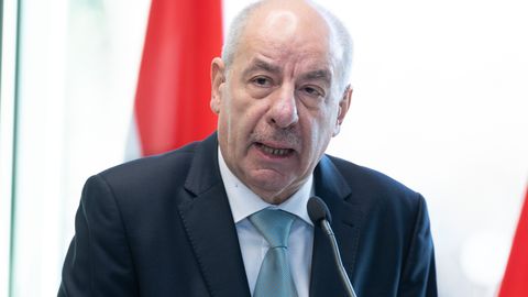 Ungari president allkirjastab enda ametist tagandamise