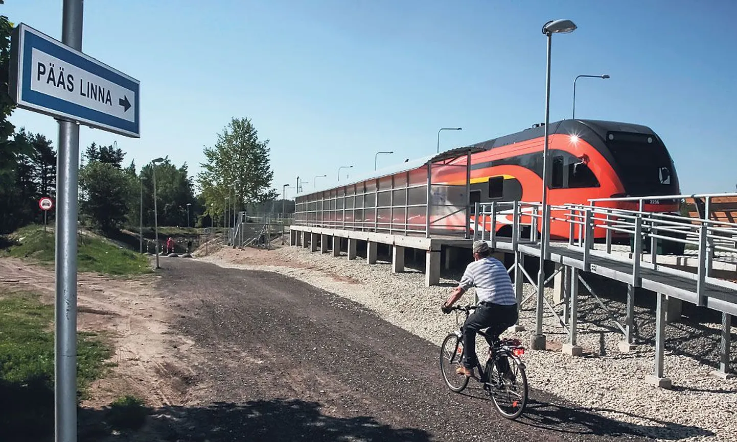 Rong sõidab Pärnust Tallinna aeglasemalt kui buss, sest Pärnu ja Lelle vaheline lõik on korda tegemata.