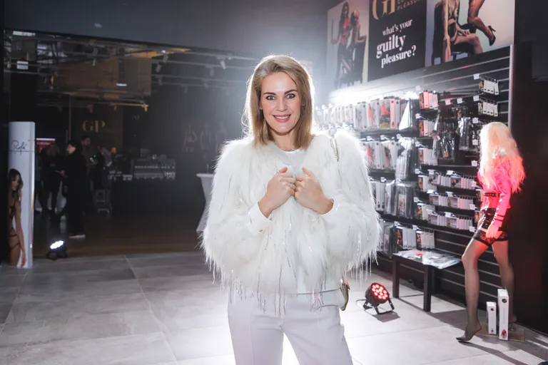 Naudingute koolitaja Epp Kärsin oli peakülaliseks Hot Lipsi Erootikamaailm suurel avapeol.
