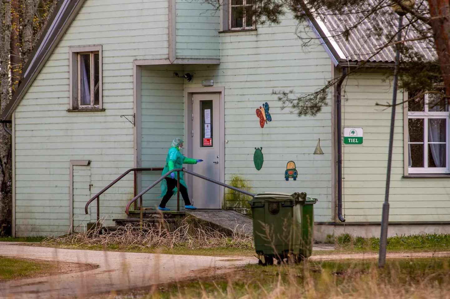 Tammiste hooldekodus tuvastati eile ja täna koroonaviirus 19 inimesel. Homseks on testimine tellitud 151 töötajale ja kliendile.