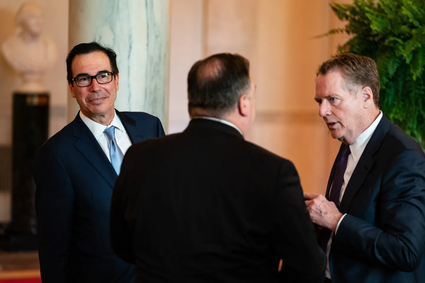 USA rahandusminister Steven Mnuchin (vasakul) ja kaubandusvolinik Robert Lighthizer (paremal).