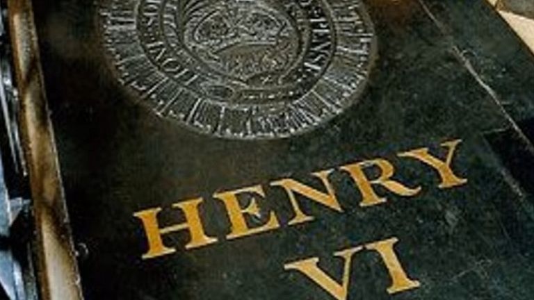 Надгробная плита Генриха IV в часовне Св. Георгия в Виндзорском замке. По странной иронии судьбы, там же лежит и Эдуард IV, которому приписывают его смерть