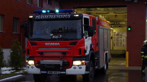 Suure pere elamu süttis öösel põlema