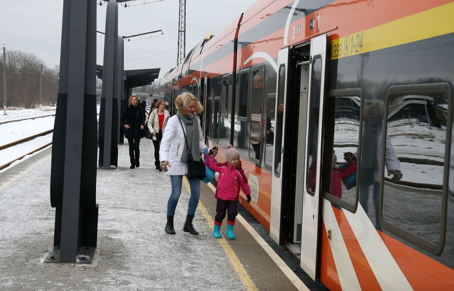 Kõige rohkem on rongiga sõitjaid viimastel aastatel juurde tulnud Narva−Tallinna liinil.