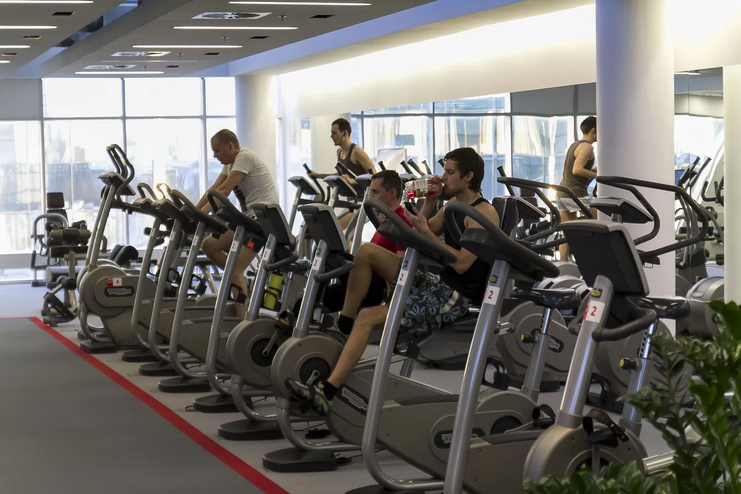 Viru Keskuse MyFitnessi kardiopark.