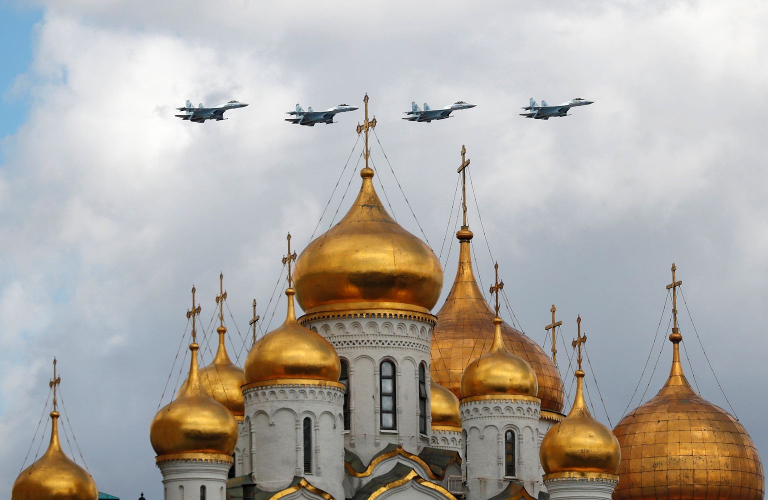 Hävitajad Su-35 Kremli kohal 7. mail 2021.