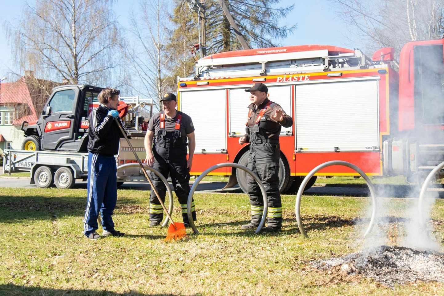 Pritsimehed juhtisid tähelepanu esmastele tulekustutusvahenditele, milleks sobib ämber veega või tulekustuti.