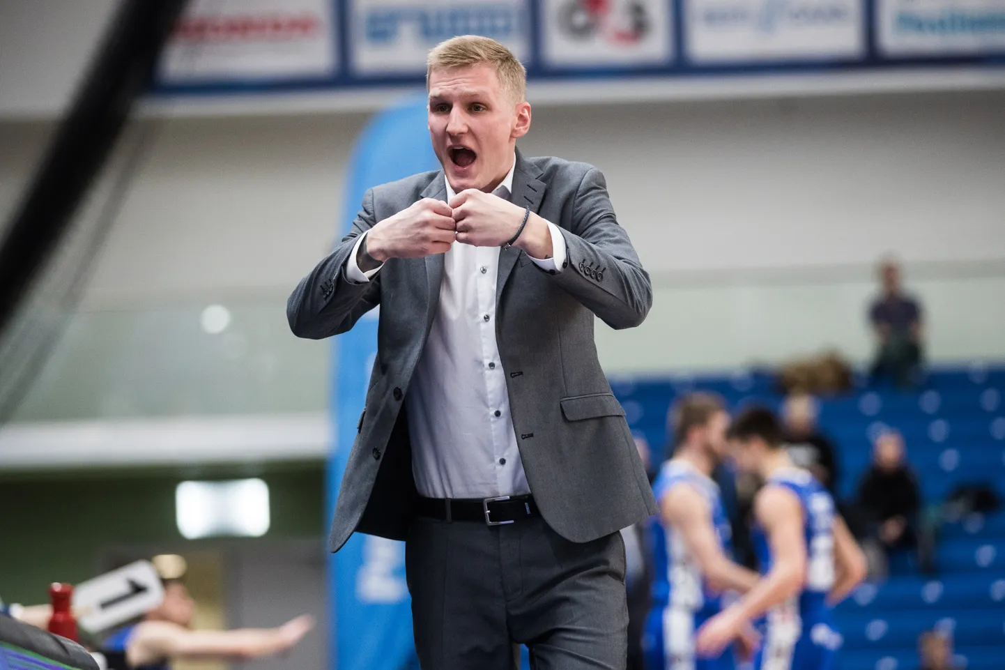 Valga-Valka lätlasest peatreener Kristaps Zeids (27) tegi piirilinna korvpallimeeskonnast medalinõudleja. Eesti meistriliiga veerandfinaalis astuvad talle vastu Heiko Rannula (34) ja Pärnu.