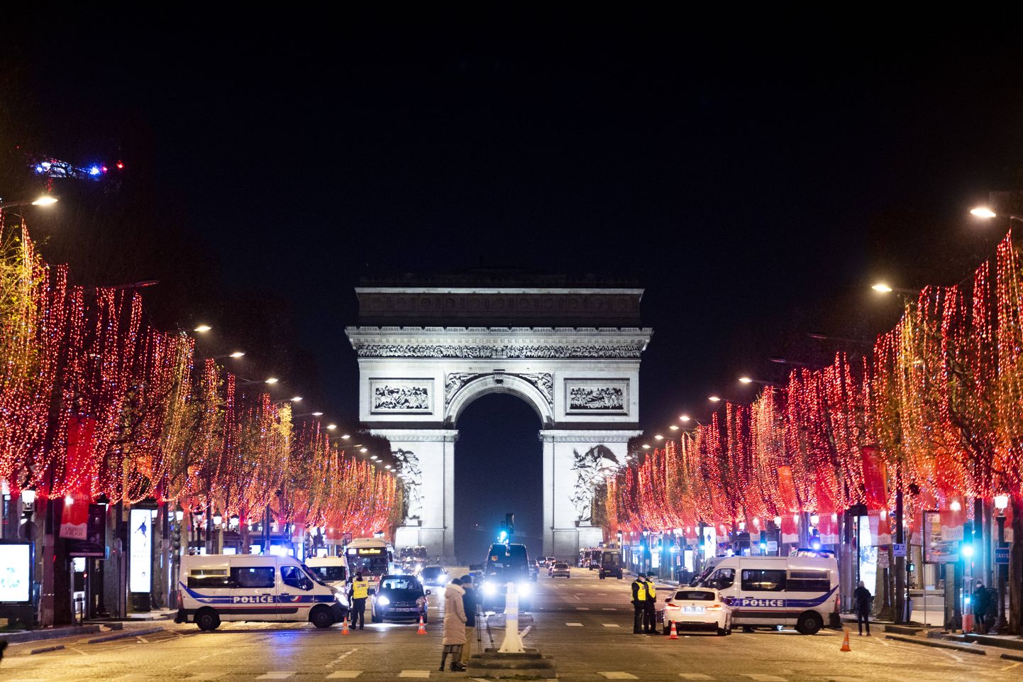 Pariisi Champs-Élysées puiestee.