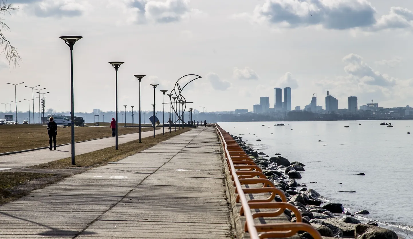 Pirita promenaad vajub ja laguneb täies ulatuses.