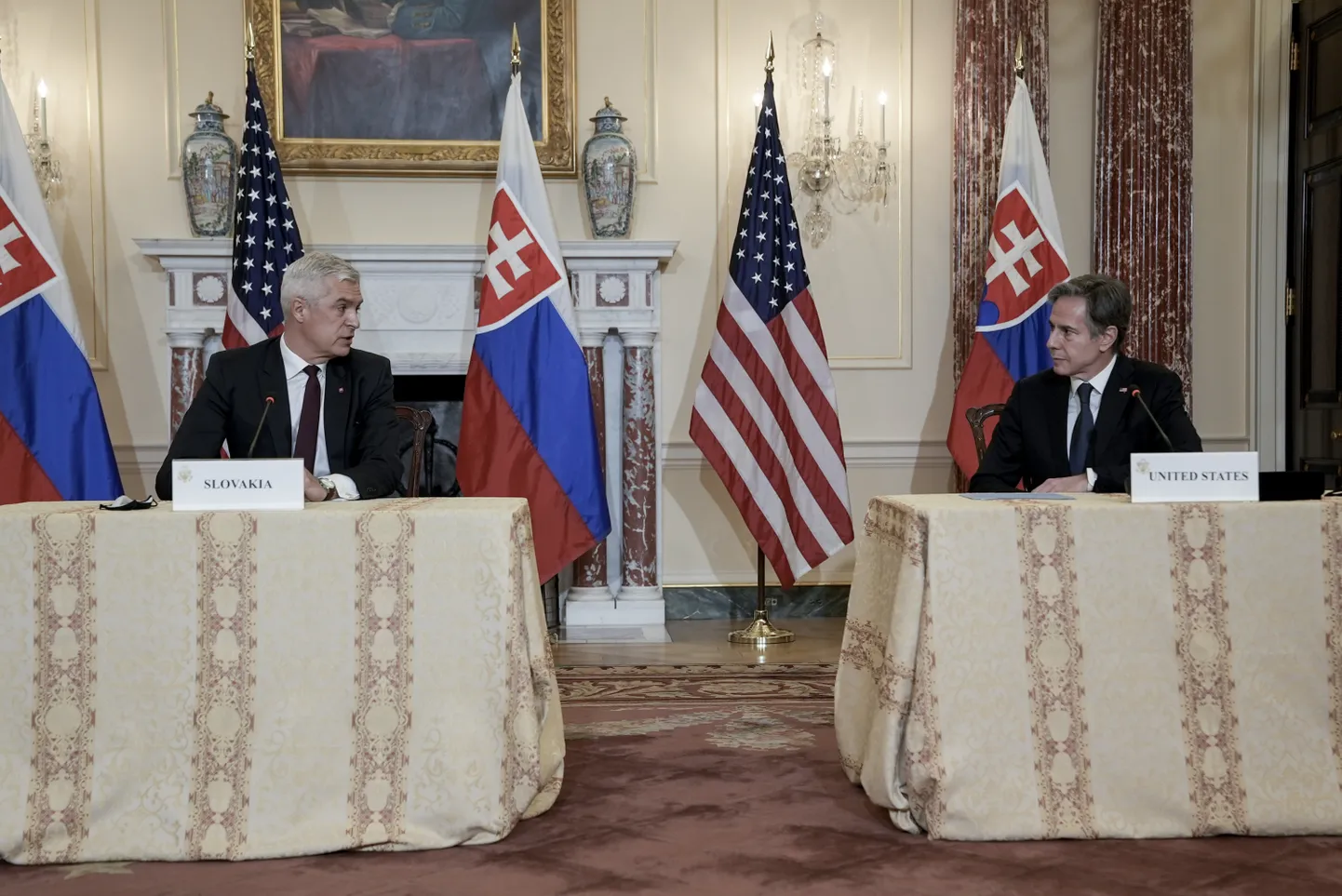 Глава словацкого МИД Иван Корчок и госсекретарь США Энтони Блинкен.