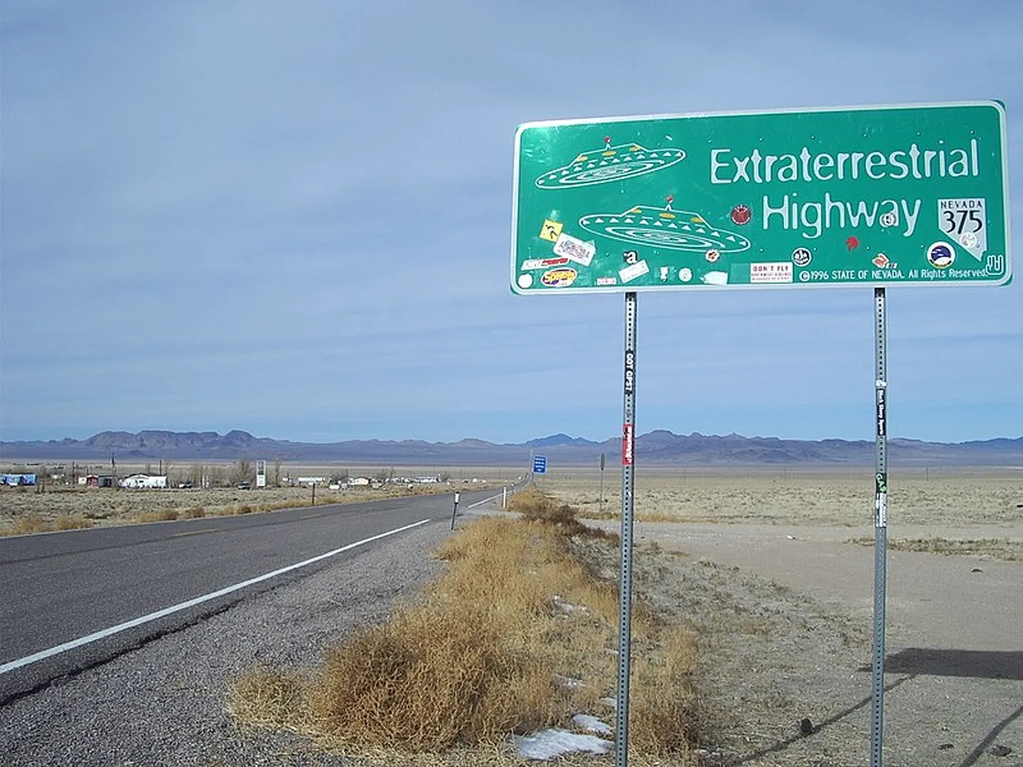“Route 375” Nevadas štatā ir vienīgais publiski pieejamais ceļš, kas iet gar slaveno “Area 51” militāro bāzi, kurā notiek citplanētiešu kuģu izpēte