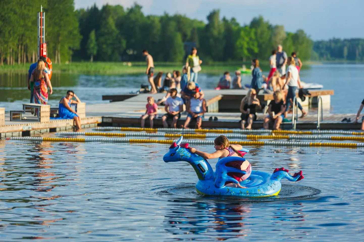 Pühajärve suplushooaeg sai tänavu hoo sisse rannapeoga.