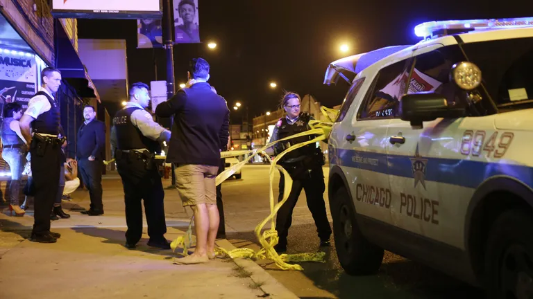 Politseinikud kuriteopaigas Chicagos.