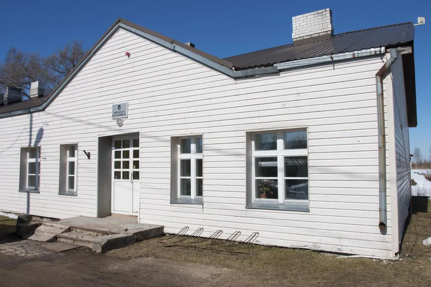 Kuigi väliselt pole Mõisaküla kultuurimajal väga vigagi, siis tegelikult vajab uuenduskuuri sisuliselt kogu hoone.