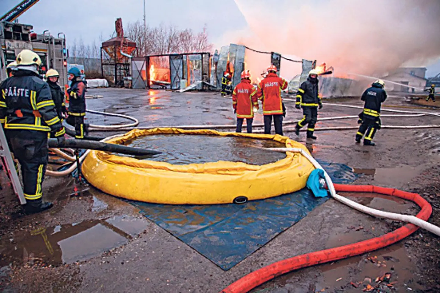 Puidutöökoda hävis pea täielikult, osaliselt jäid püsti vaid telliskiviseinad.