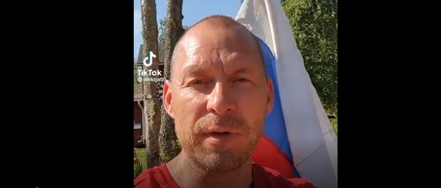 Narvalane Aleksandr Hänninen, kes rüvetas Ukraina lippu ning ärgitas hiljem videopostituses Venemaad Eestit okupeerima.