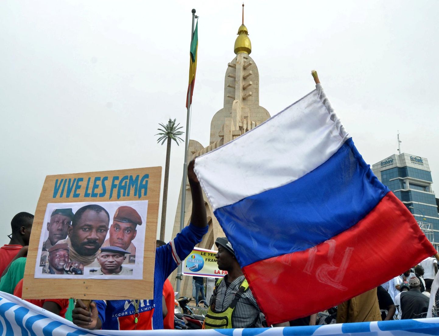 Mullu mais Bamakos korraldatud meeleavaldus Mali armee ja Venemaa toetuseks. 