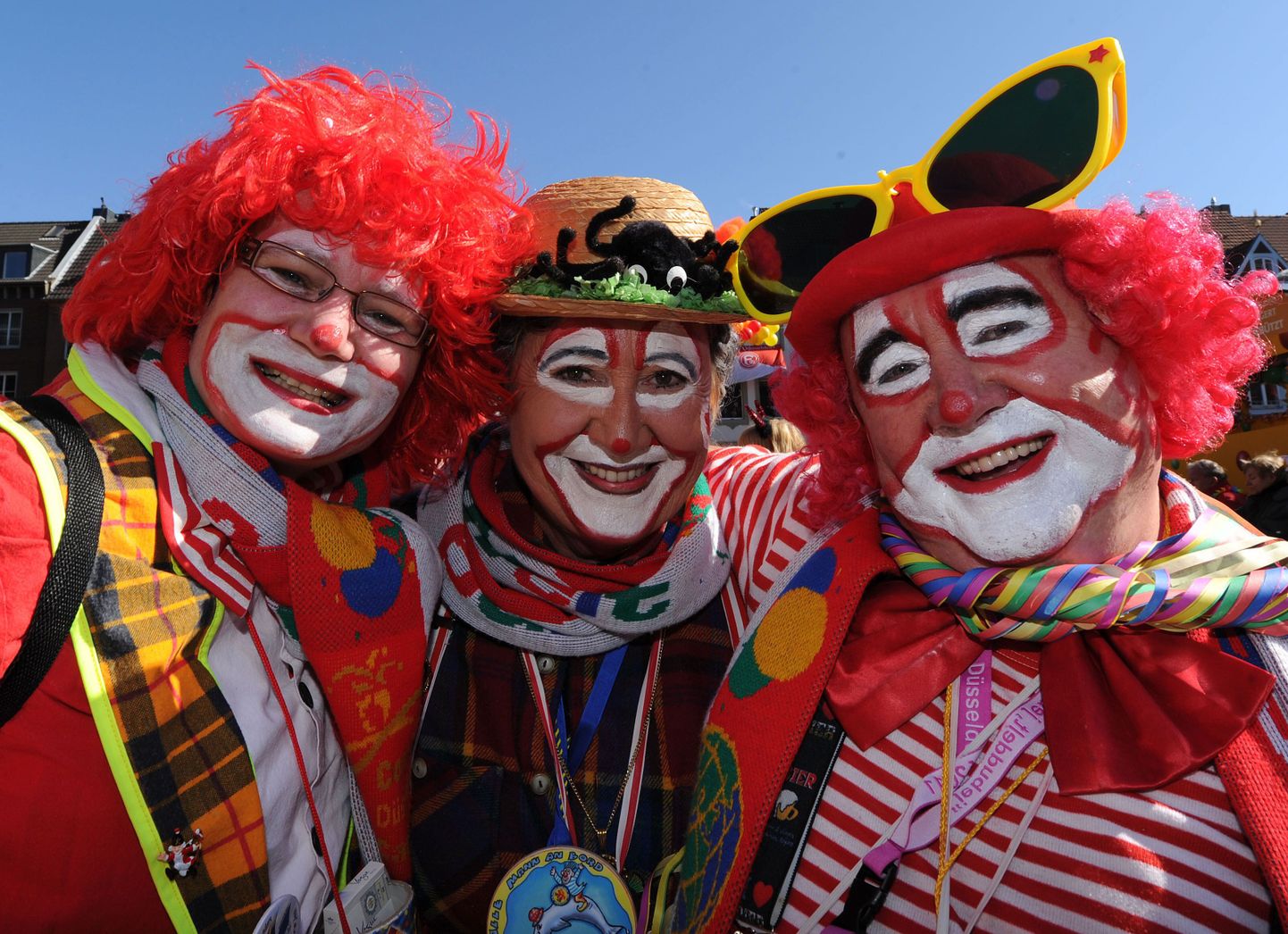 Клоуны на параде в Дюссельдорфе.