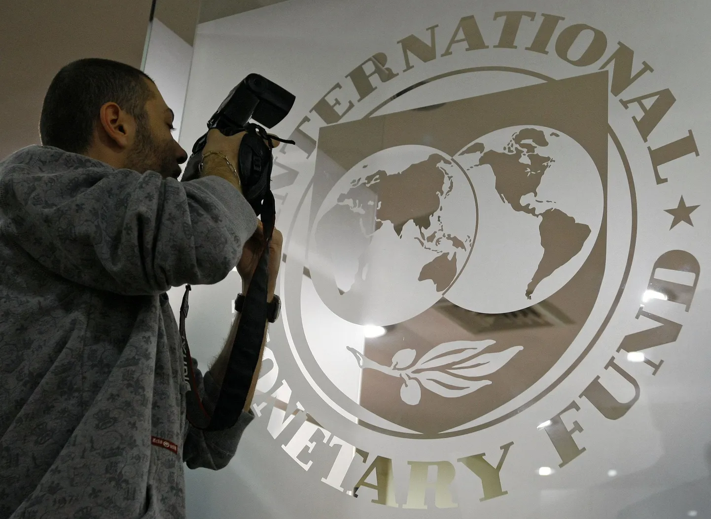 IMFi logo.