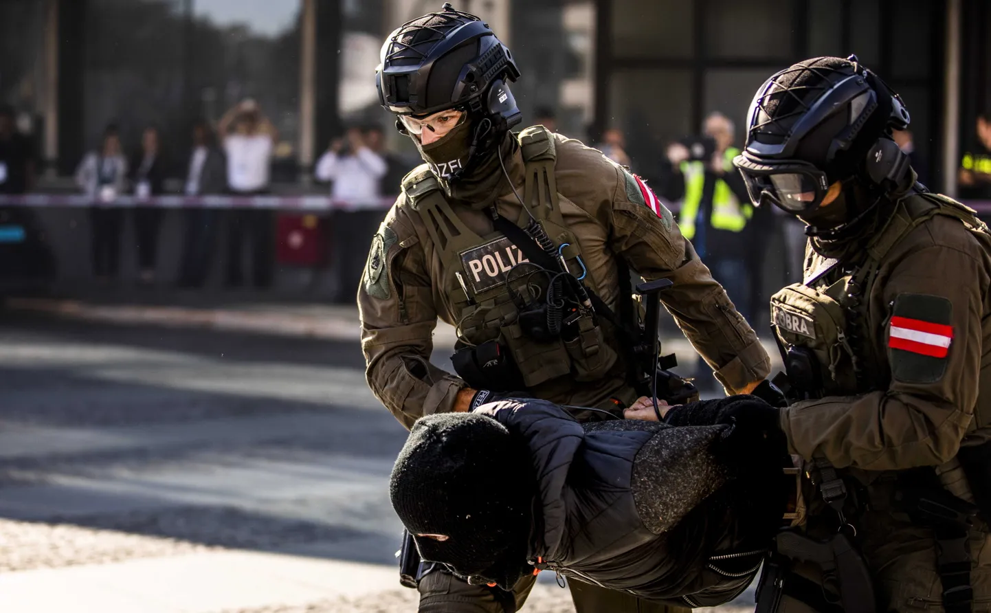 Europoli ja ATLASe demonstratsioonesinemine Haagis, Hollandis. Oktoober 2018