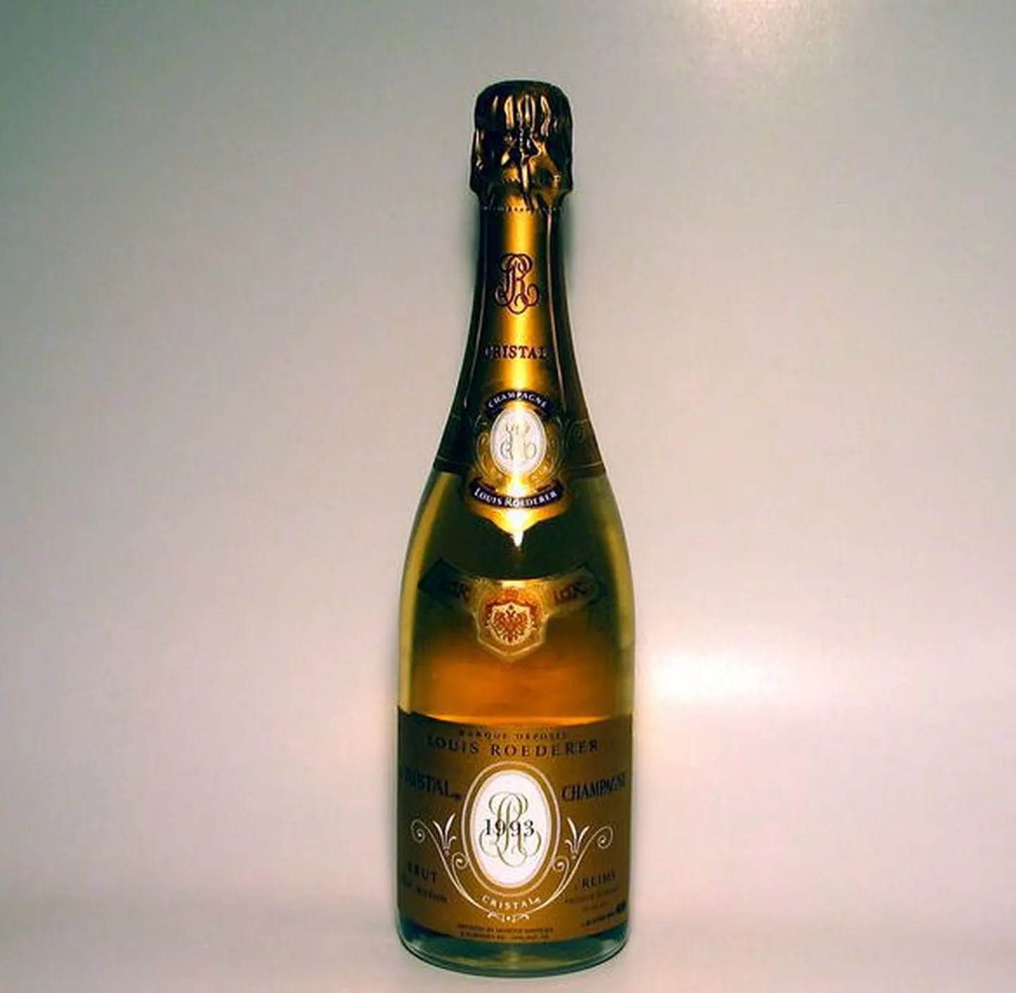 Šampusetootja Louis Roederer katsetab pudeli merre uputamise tehnoloogiat