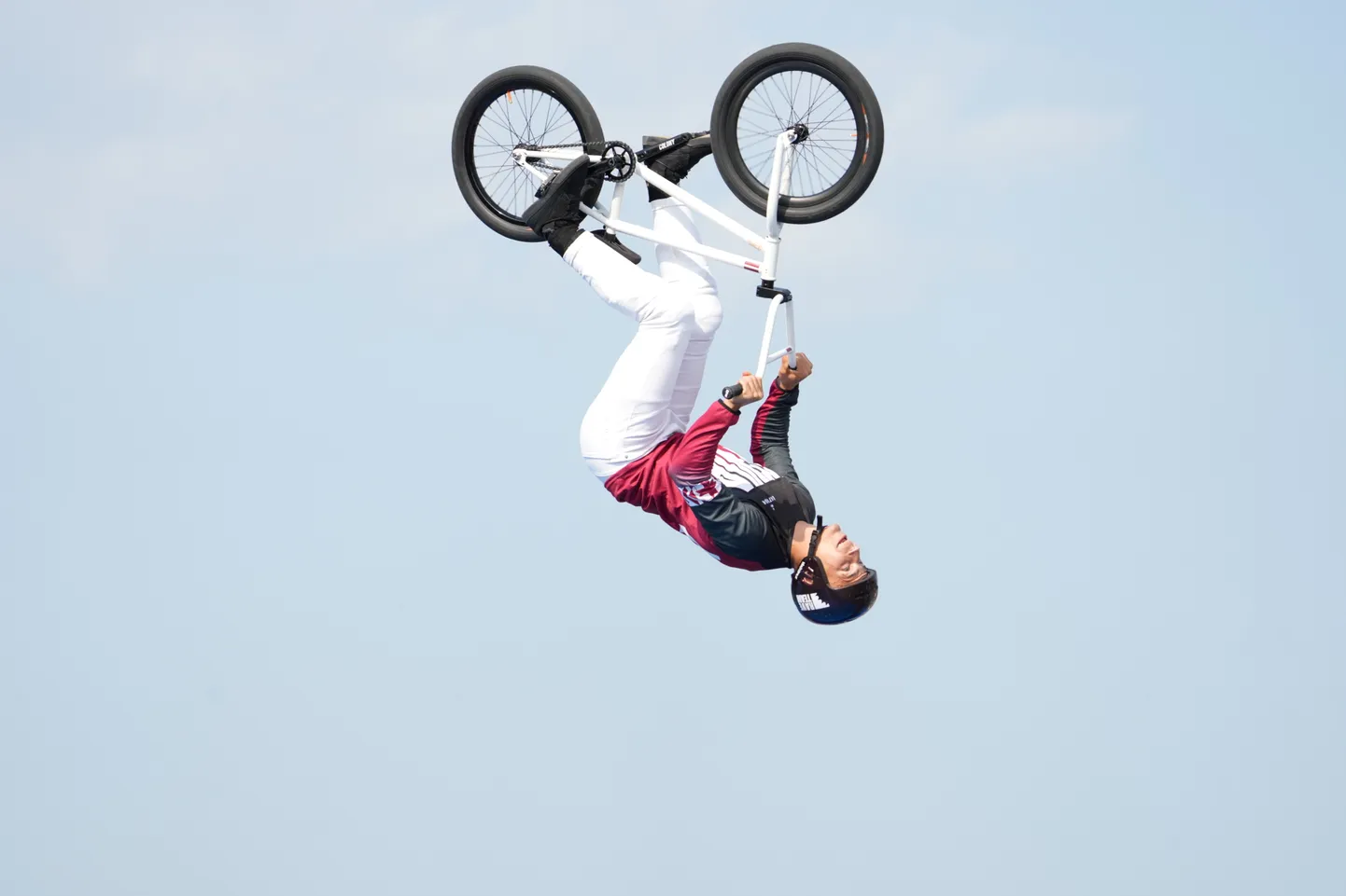 BMX braucējs Ernests Zēbols piedalās BMX frīstaila sacensības III Eiropas spēlēs Kresžovicā.