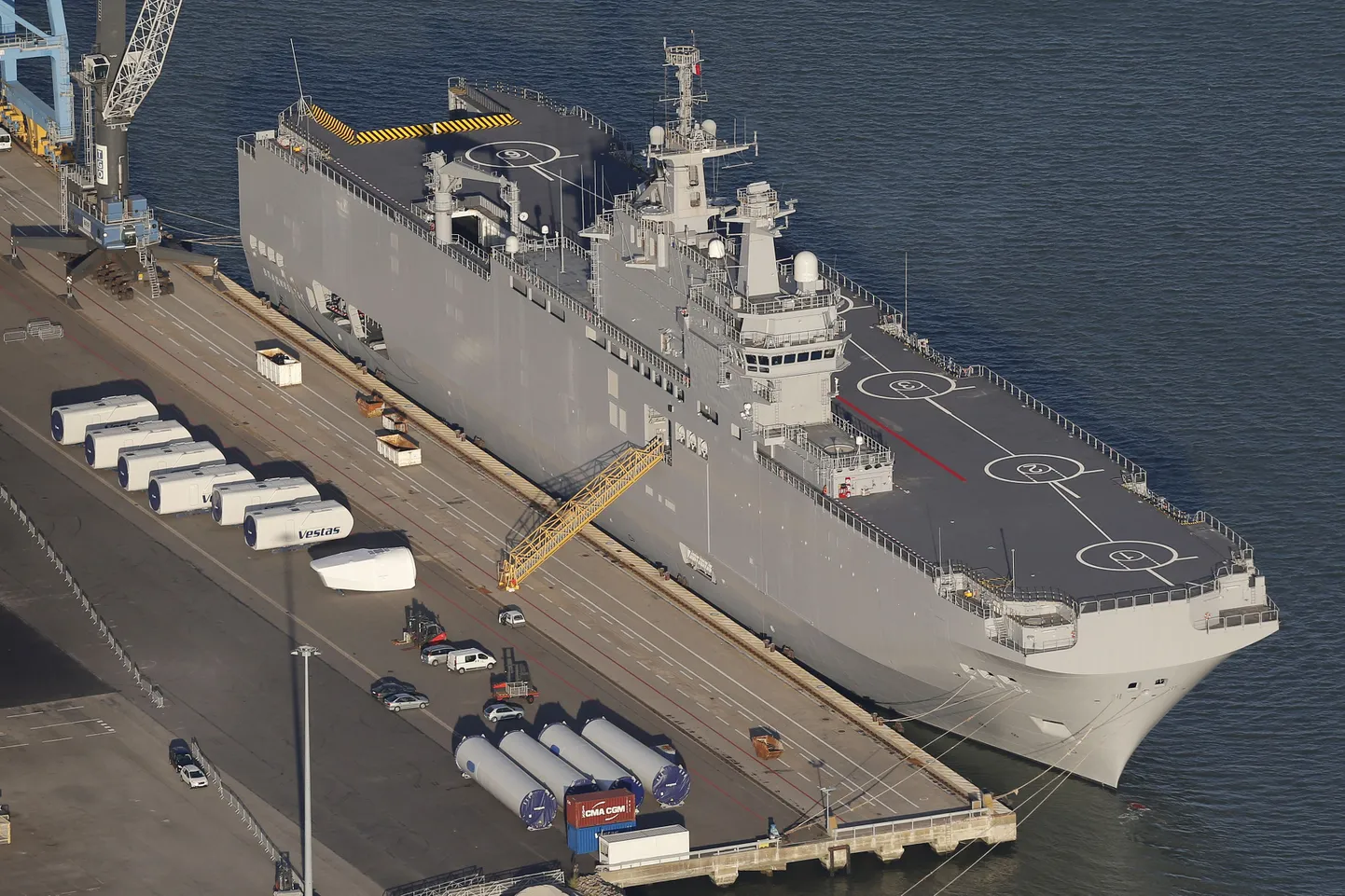 Mistral-klassi dessantlaev Vladivostok Lääne-Prantsusmaal Saint Nazaire'i lähistel.