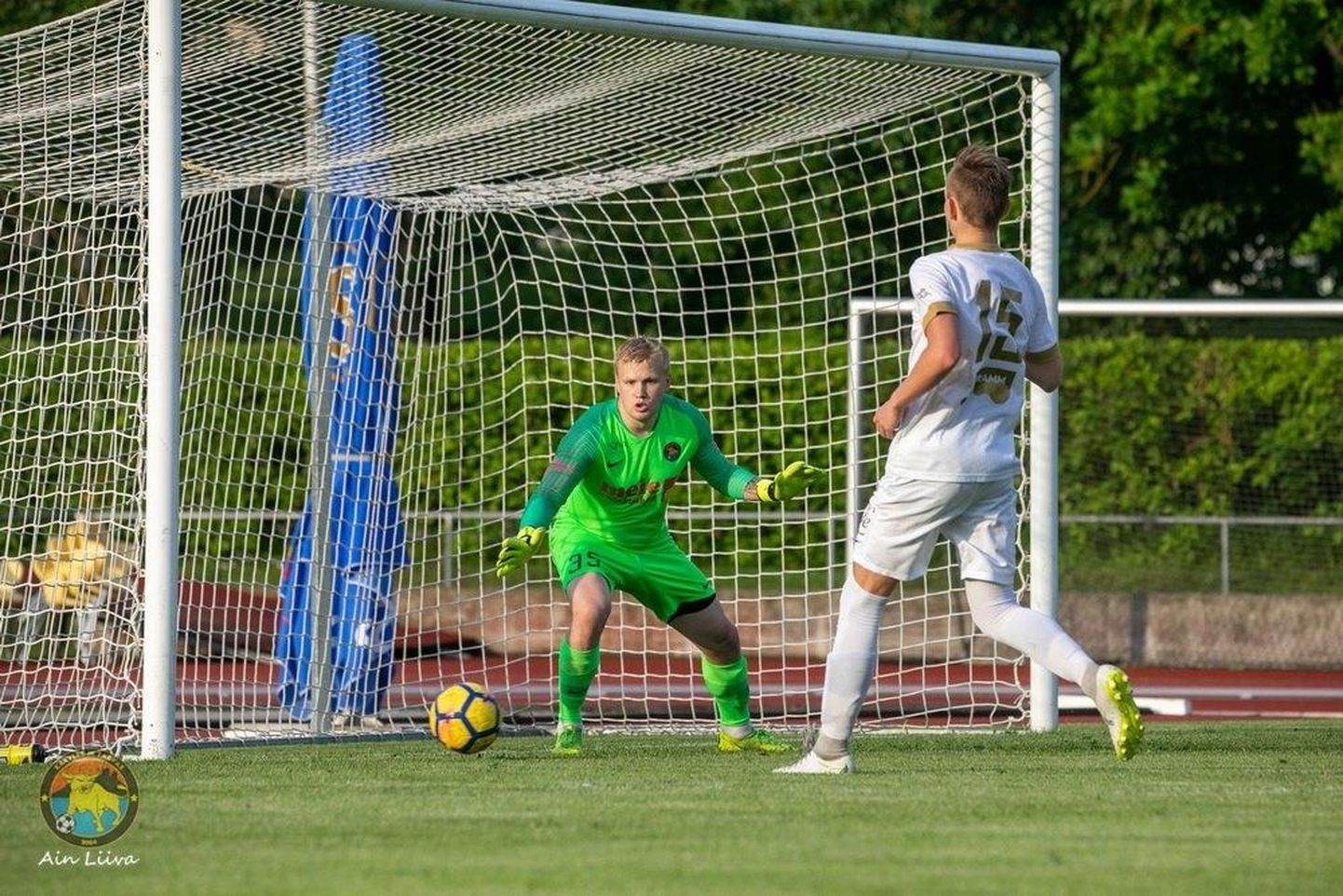 Rakvere jalgpalliklubi Tarvas endine väravavaht Artem Levizi (rohelises) saab ennast käesoleval hooajal proovile panna Eesti kõrgeimal tasemel.