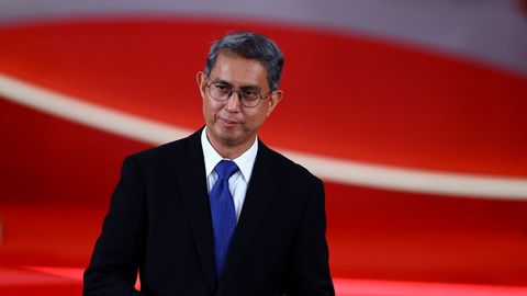 Singapuri minister astub võõra naisega suhtlemise pärast tagasi
