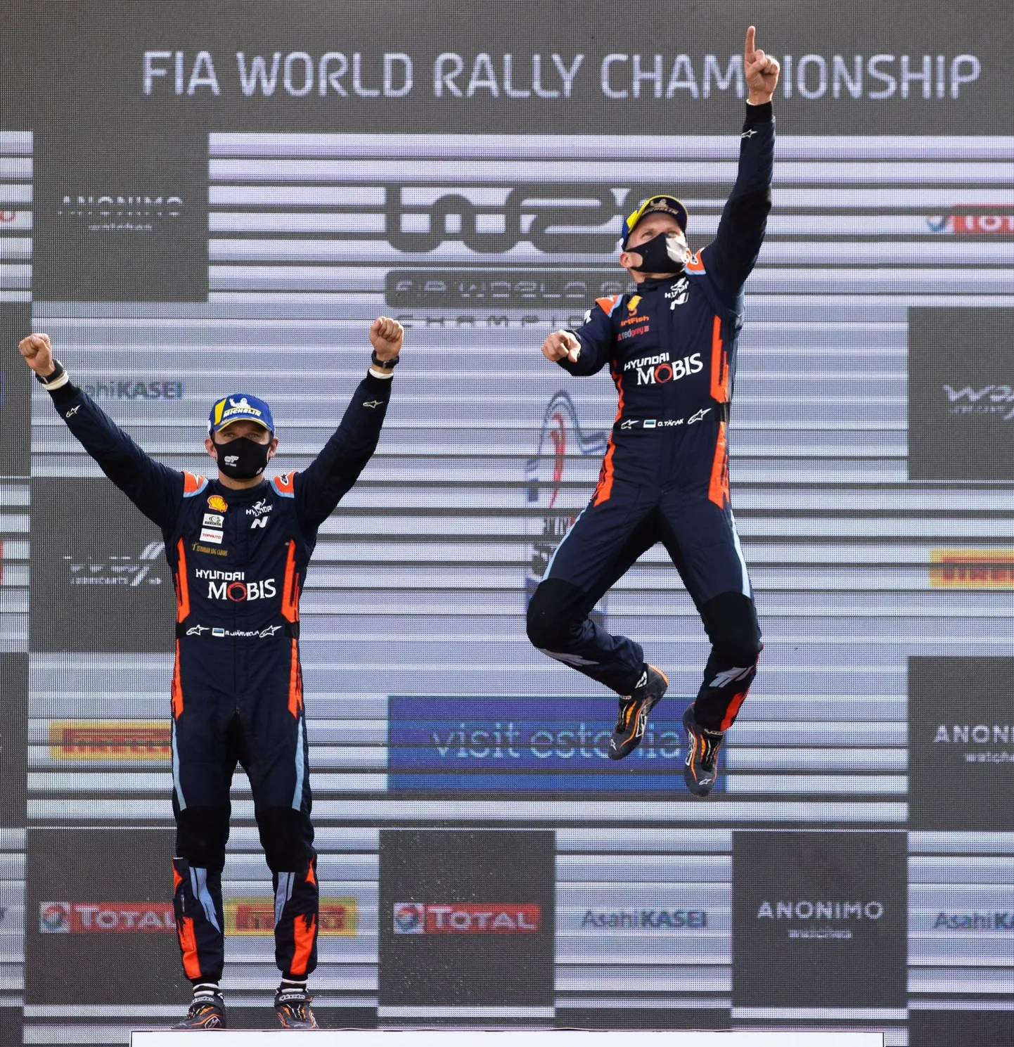 Ott Tänaku (paremal) ja Martin Järveoja triumf Rally Estonial.