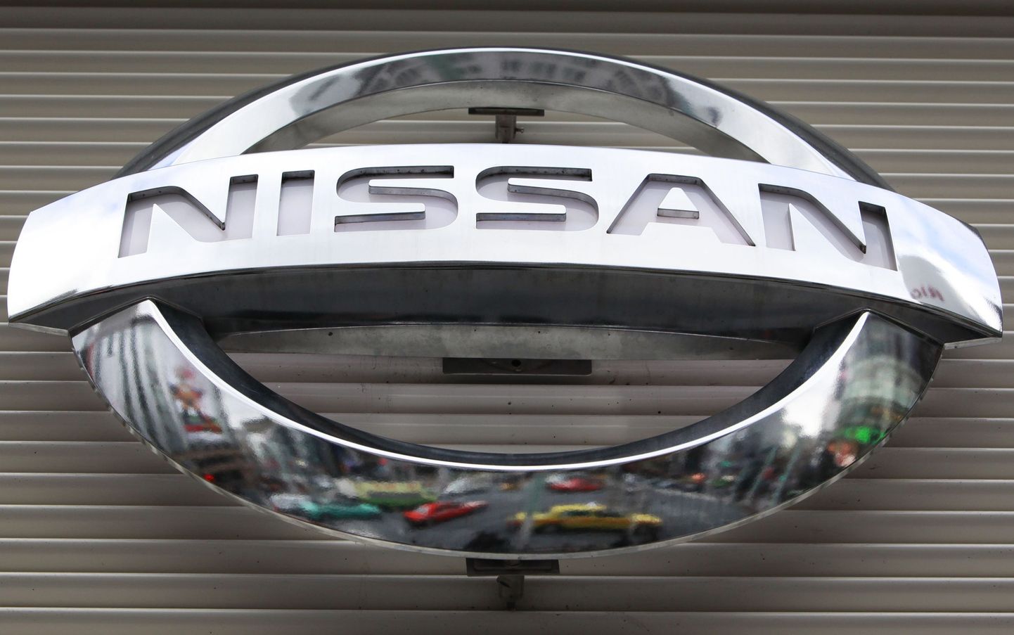 Nissani logo Tokyo autosalongis.